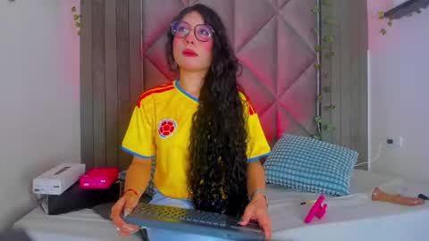Snapshot of briaconner_ chatting on 18, 6, 2026 B R I A online show from 18, 6, 2026