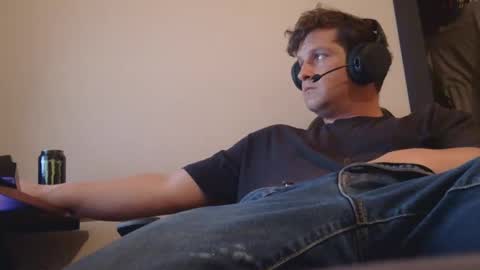 brian7891012 online show from 10, 4, 2026