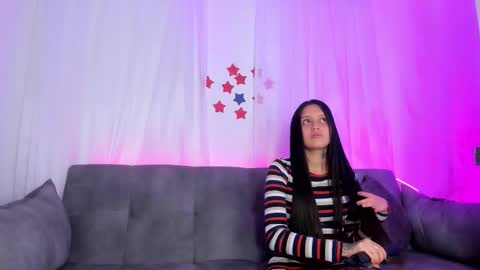 Snapshot of briannasweet_01 chatting on 17, 10, 2025 Brianna  online show from 17, 10, 2025