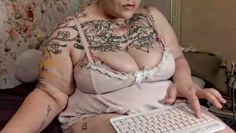 Snapshot of briebaby88 chatting on 19, 5, 2026 Leela Marie xo online show from 19, 5, 2026