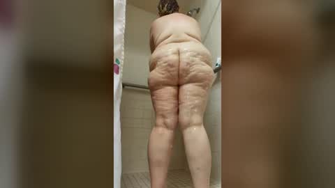 Snapshot of briebaby88 chatting on 19, 6, 2026 Leela Marie xo online show from 19, 6, 2026