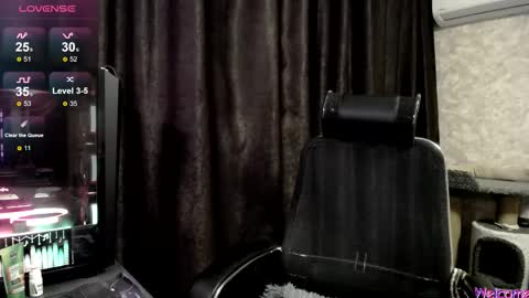 Snapshot of brightssmiles chatting on 22, 10, 2025 Aisha online show from 22, 10, 2025