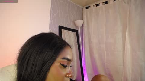 Snapshot of britanymooree chatting on 17, 1, 2025 Britany online show from 17, 1, 2025