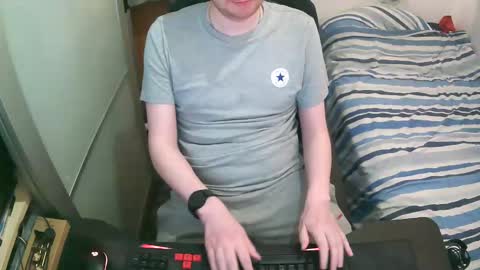 British Tom online show from 17, 12, 2025