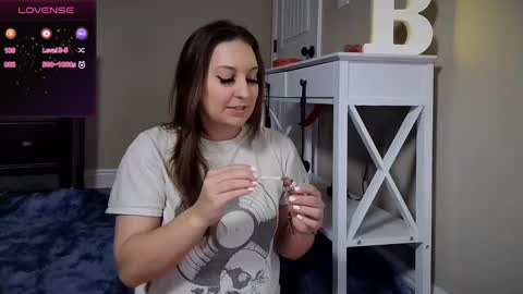 Snapshot of brookebee27 chatting on 5, 1, 2025 brookebee online show from 5, 1, 2025