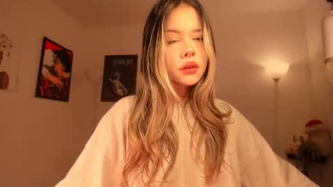 Snapshot of brooklyn_baby_ chatting on 19, 12, 2025 Nat Independent model Please help me to reach 200 thumbs up online show from 19, 12, 2025