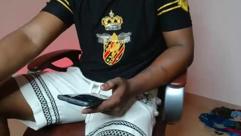 brown_king_00 online show from 11, 11, 2025