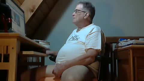 Snapshot of brubar chatting on 17, 4, 2026 brubar online show from 17, 4, 2026
