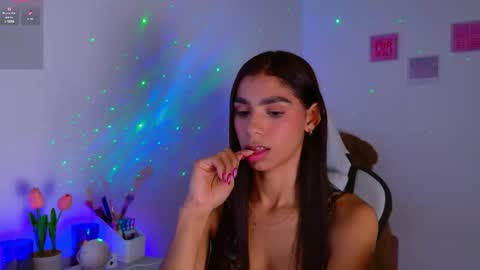 SARAH  online show from 1, 12, 2025