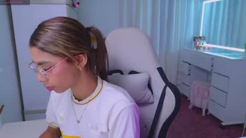 SARAH  online show from 3, 7, 2026