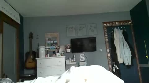 Snapshot of brunettebaby040 chatting on 27, 9, 2025 brunettebaby040 online show from 27, 9, 2025