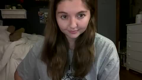 Snapshot of brunettebaby040 chatting on 4, 10, 2025 brunettebaby040 online show from 4, 10, 2025