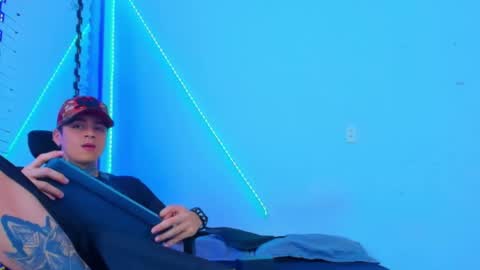 Snapshot of bruno_wild chatting on 15, 10, 2025 Bruno wild online show from 15, 10, 2025