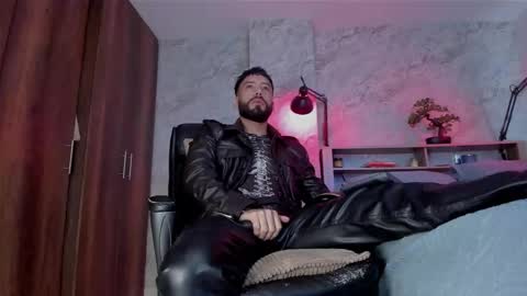 Andres Suarez online show from 28, 10, 2025