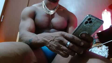 Enjoy the best muscle straws   online show from 22, 2, 2025