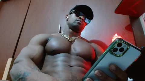 Enjoy the best muscle straws   online show from 8, 3, 2025