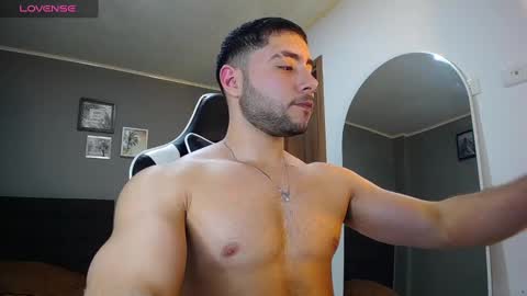 Snapshot of bryan_oficials chatting on 5, 1, 2025 bryan_oficials online show from 5, 1, 2025