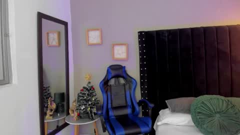 Snapshot of bryan_robayo5 chatting on 5, 12, 2025 Bryan online show from 5, 12, 2025