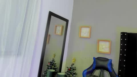 Snapshot of bryan_robayo5 chatting on 20, 12, 2025 Bryan online show from 20, 12, 2025