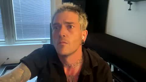 Snapshot of bryjybxxx chatting on 19, 10, 2025 bryjybxxx online show from 19, 10, 2025