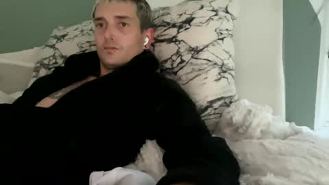 Snapshot of bryjybxxx chatting on 8, 11, 2025 bryjybxxx online show from 8, 11, 2025