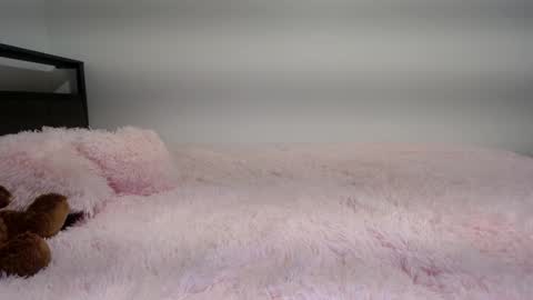 Queen Lola XXX online show from 6, 3, 2026