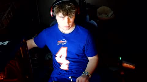 Snapshot of bubblebuttbdn chatting on 7, 7, 2026 BubblebuttBdn online show from 7, 7, 2026