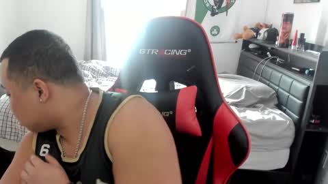 buffsexyman24 online show from 20, 2, 2025