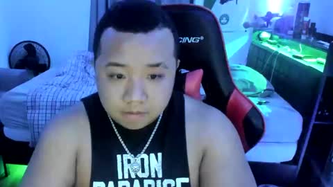 buffsexyman24 online show from 28, 2, 2025