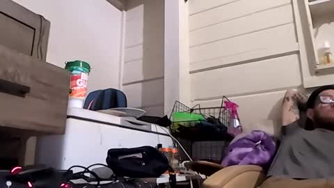 Snapshot of bunniandcryme chatting on 22, 12, 2025 bunniandcryme online show from 22, 12, 2025