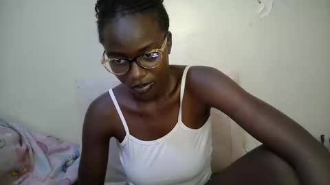 Snapshot of bunny_bliss1 chatting on 21, 3, 2026 bunny_bliss1 online show from 21, 3, 2026