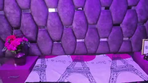 burbuja pink  online show from 17, 2, 2026