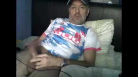 Snapshot of burnleyguy1977 chatting on 7, 1, 2026 burnleyguy1977 online show from 7, 1, 2026