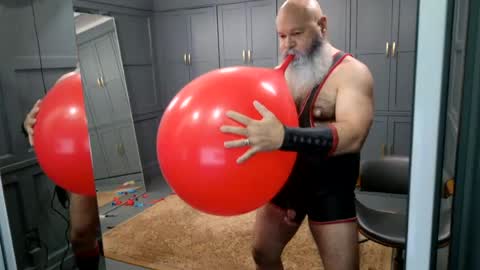 Snapshot of busterballoonguy chatting on 16, 7, 2026 Daddy-B online show from 16, 7, 2026