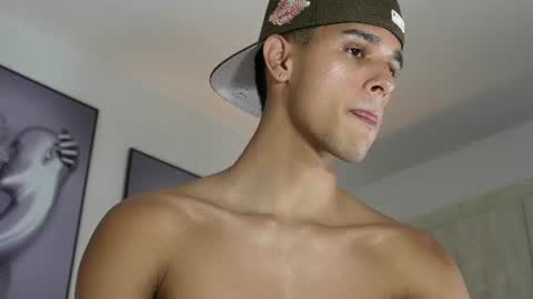 Buster independent model online show from 23, 6, 2026