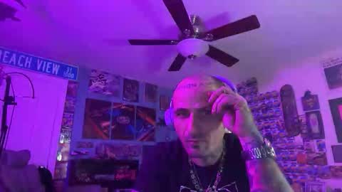 bustnutztaklenapz online show from 4, 11, 2025