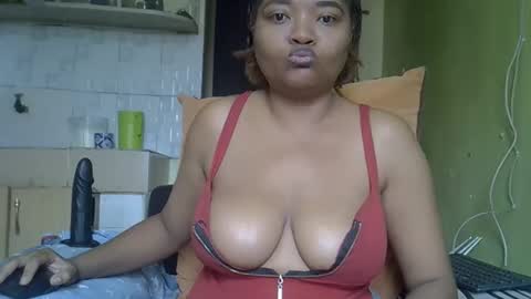 busty kenzi online show from 11, 9, 2025