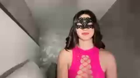 busy_bee69 online show from 5, 5, 2026