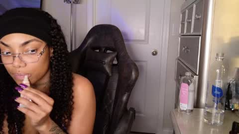 butterfly booty online show from 19, 5, 2026