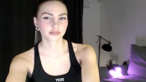 Snapshot of butterflys_ chatting on 28, 2, 2025 Lauren online show from 28, 2, 2025