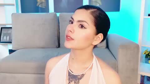 Lia Butterfly  online show from 5, 7, 2026