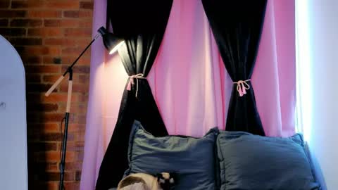 Lia Butterfly  online show from 21, 7, 2026