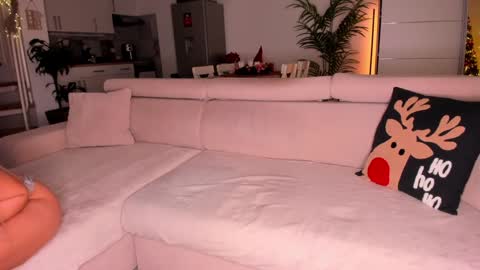 Nicolah  Steven Bond online show from 13, 12, 2024