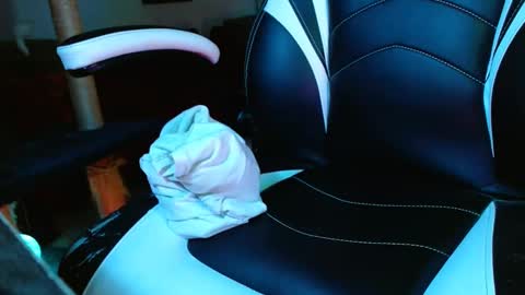 bwall1425 online show from 23, 12, 2024