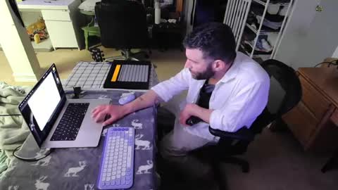 Snapshot of c2cmee chatting on 18, 7, 2026 c2cmee online show from 18, 7, 2026
