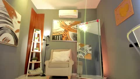 Snapshot of cailing chatting on 6, 3, 2026 I am Katherine online show from 6, 3, 2026