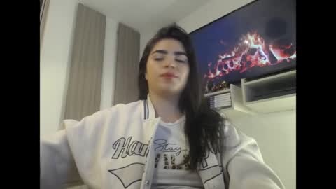 Snapshot of caitlingomez0 chatting on 5, 5, 2026 caitlingomez0 online show from 5, 5, 2026