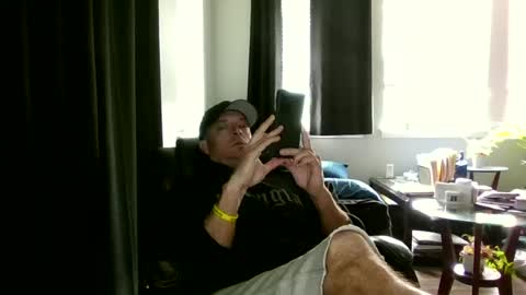 Snapshot of caligrown1154 chatting on 6, 7, 2026 caligrown1154 online show from 6, 7, 2026