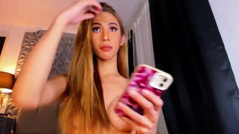 Snapshot of calixta_xx chatting on 1, 2, 2025 zerina online show from 1, 2, 2025