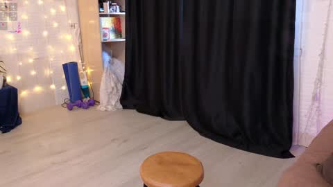 Snapshot of call_me_dasha chatting on 7, 2, 2025 Dasha inst dasha is nice online show from 7, 2, 2025